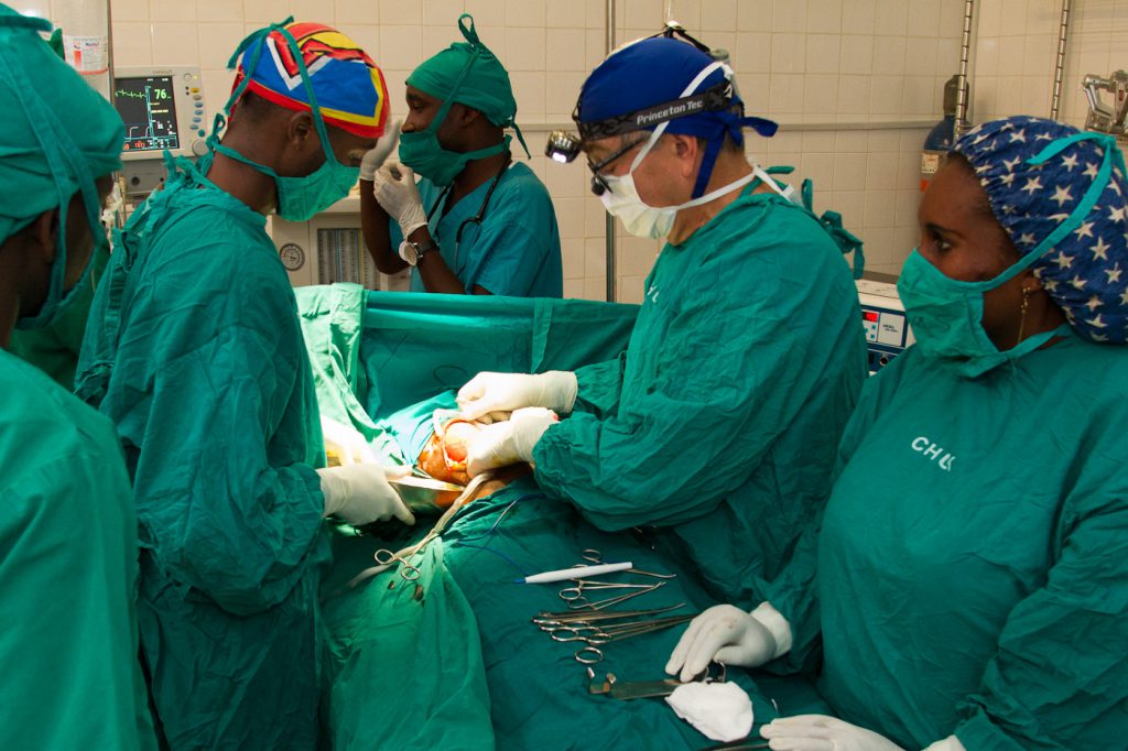 Dr. Perencevich performs gall bladder surgery.