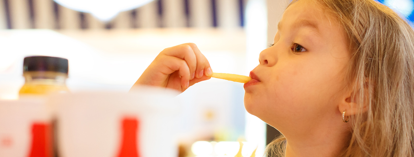 Dartmouth-led Study Finds Overemphasis on Toy Giveaways in TV Ads Unfairly Promotes Fast-Food to Children - Vimarsana News